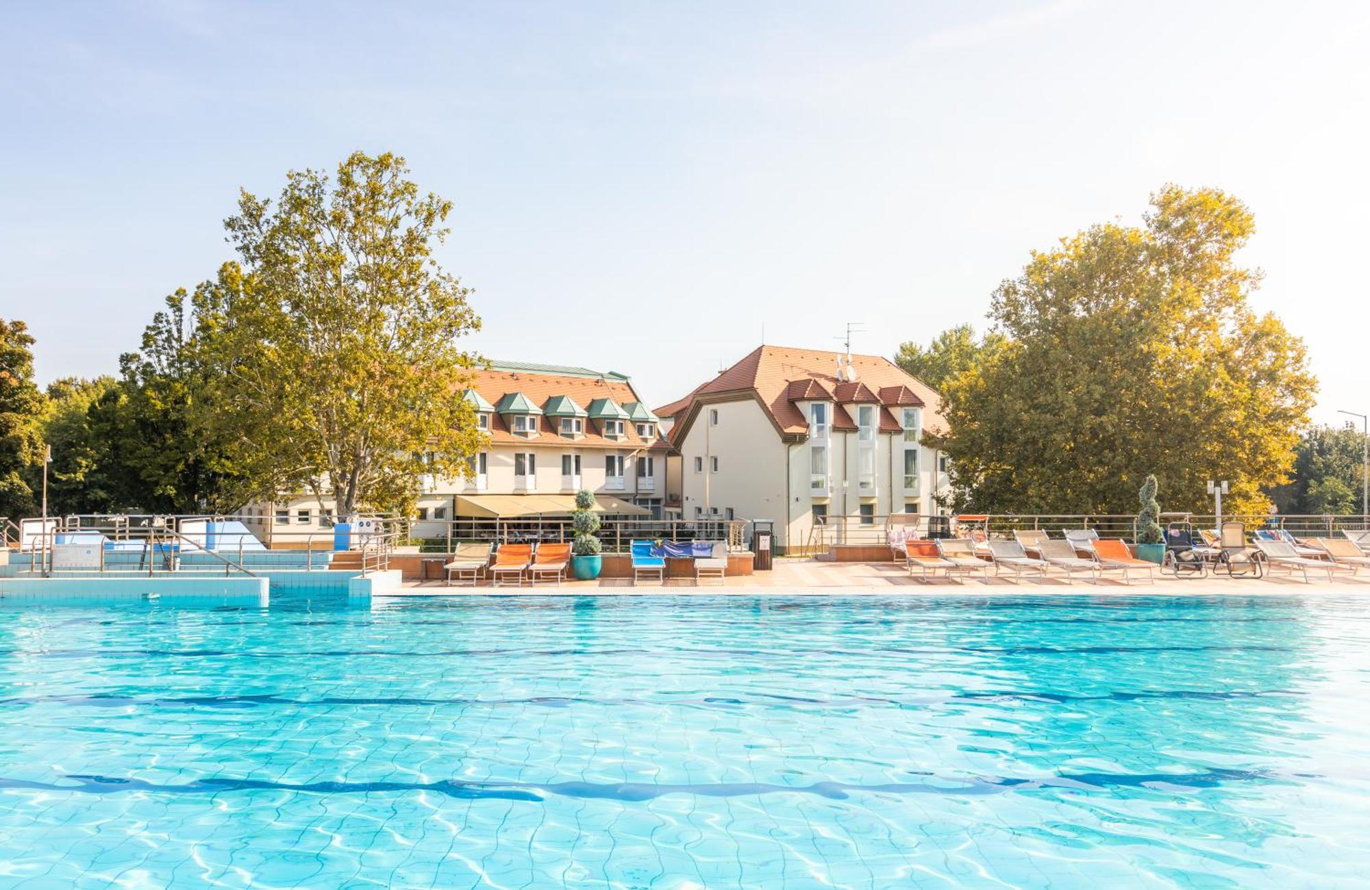 Aqua Hotel Termal Mosonmagyaróvár Екстериор снимка